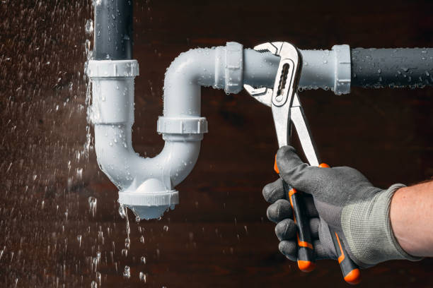 Professional Emergency Plumber technician working in Clayton, DE